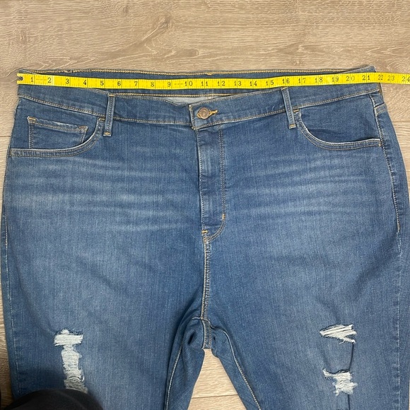 NWT Levi’s 720 High Rise Super Skinny Denim Jeans Distressed 26W - Picture 9 of 16